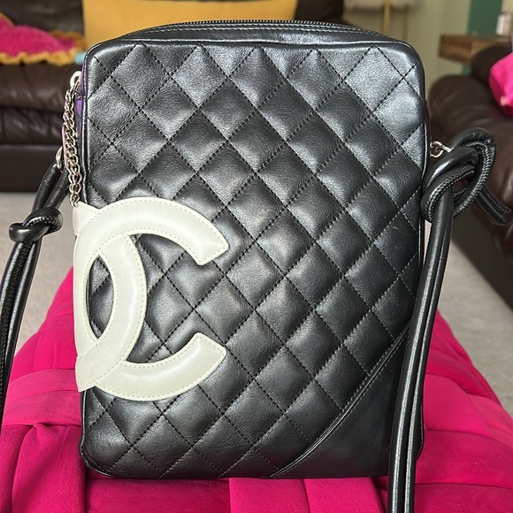 Chanel Cambon Crossbody Bag (2004-2005) - Picture 4 of 15